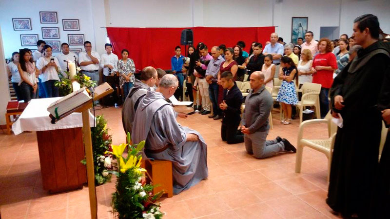 Monterrey : prises d'habit des Frères de Saint-Jean