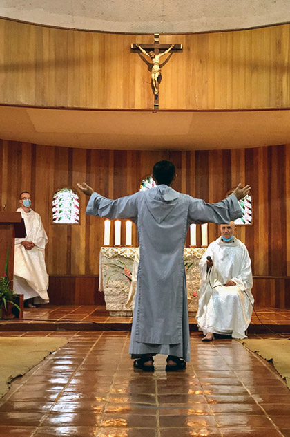 freres_saint_jean_profession_simple_cebu_10 Profession simple de frère Niño Jesus à Cebu