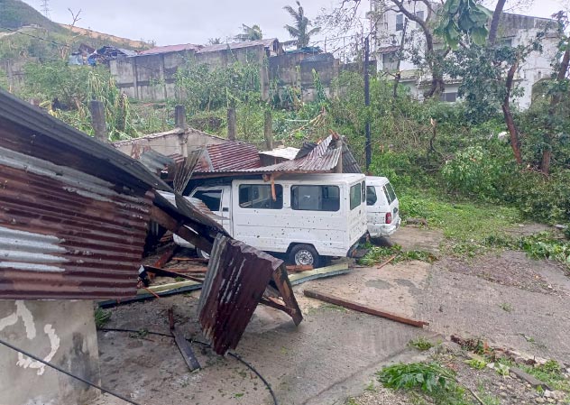 freres_saint_jean_supertyphon_cebu_6 Le prieuré de Cebu balayé par le supertyphon Rai