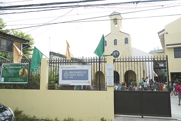 freres_saint_jean_fiesta_cebu7 Fiesta Saint Joseph à Cebu-Taboan