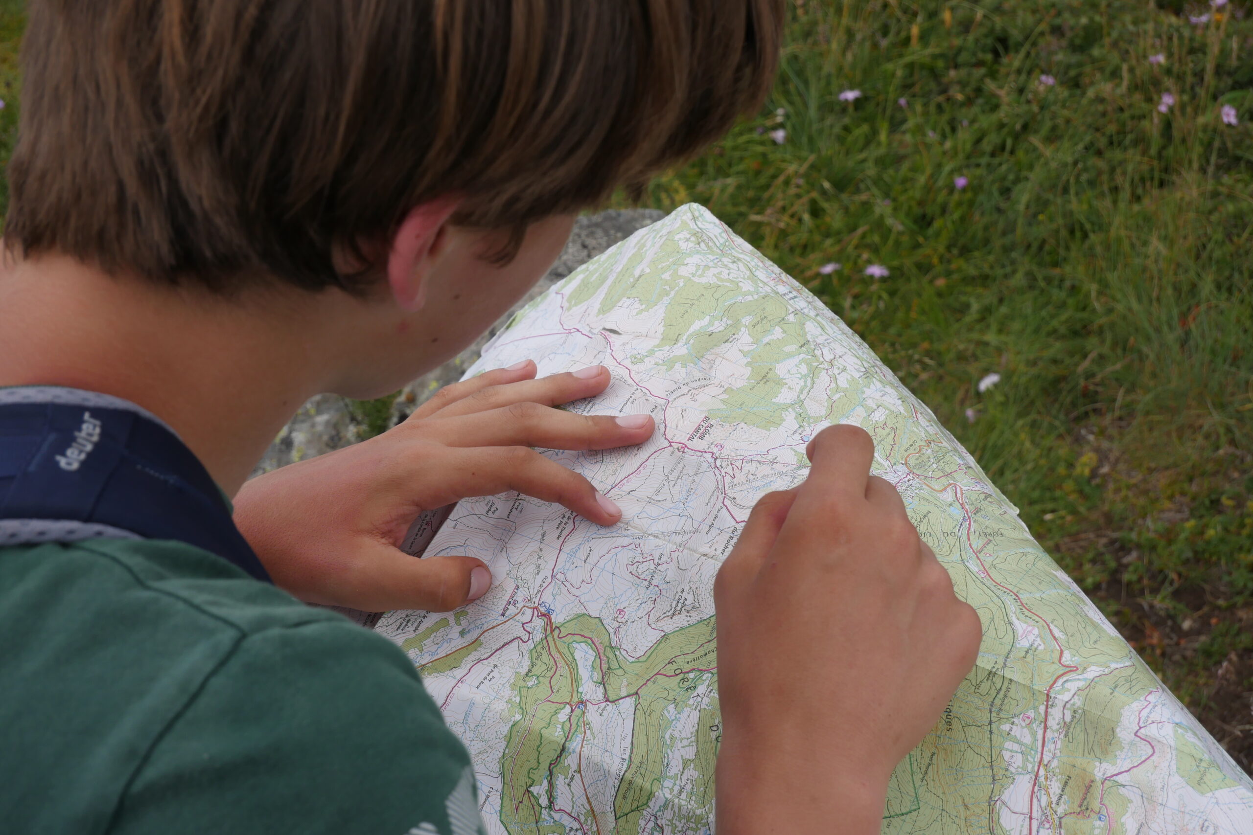 frères-de-sain-jean-camp-jeunes-lycennes-traversee-itinérance-cantal-randonnee-vélo