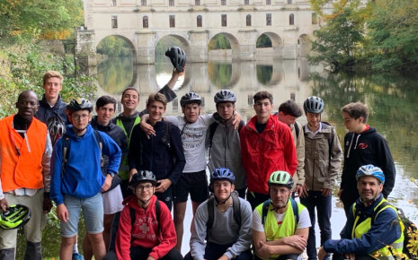 image prés groupe carlo acutis