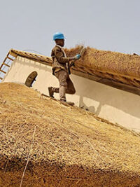 Frères de Saint-Jean - compétences de la Lumen Valley : charpentiers chaumiers