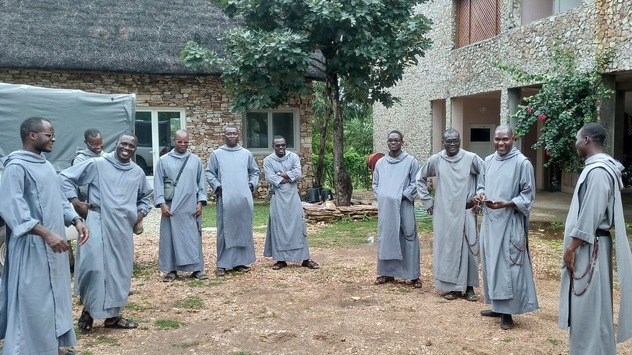 Arrivée - Frères Simbock - Noviciat